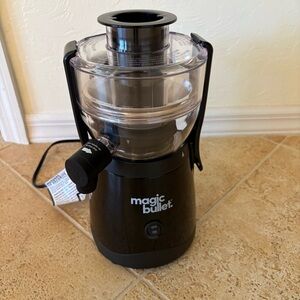 Magic Bullet Black Mini Juicer. Mess Free Juicing. Single Serve. New No Box